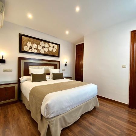 Hostal Rodri (Adults Only) Гранада Екстериор снимка