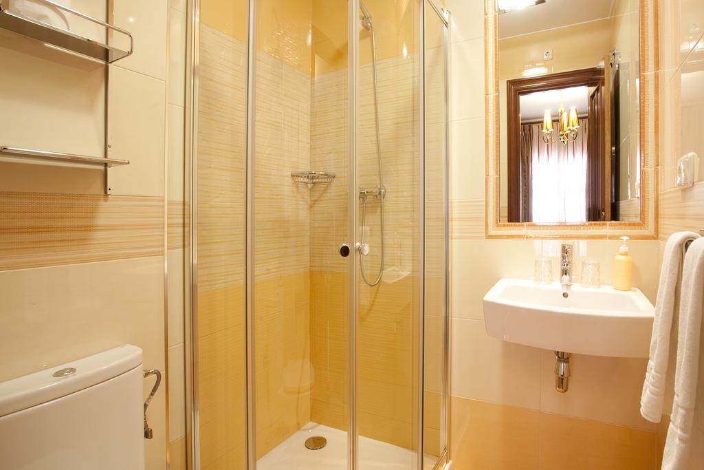 Hostal Rodri (Adults Only) Гранада Стая снимка