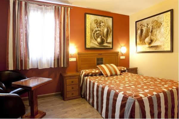 Hostal Rodri (Adults Only) Гранада Екстериор снимка